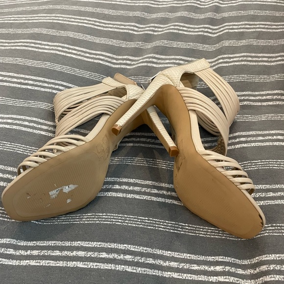 Ever New cream/tan coloured heals- worn once. Great condition. Size 7 - Picture 3 of 4